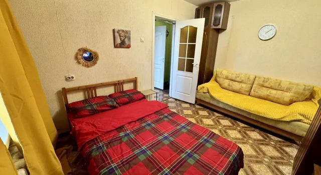 Na Chelyuskintsev 14 Flat, Prenota Appartamento Hotel a Samara con parcheggio, Parcheggio