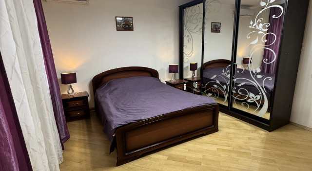 3-Kh Komnatnaya V Tsentre Goroda Flat, Prenota Appartamento Hotel a Central Russia con parcheggio, Parcheggio