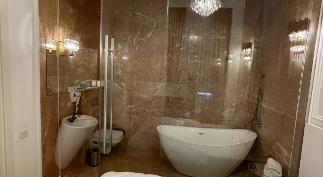Люкс с 3 комнатами с балконом и с красивым видом из окна Rikhe palace boutique hotel