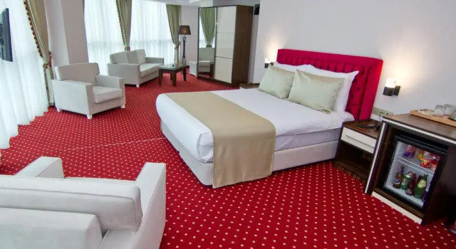Семейный люкс Sky Tower Hotel