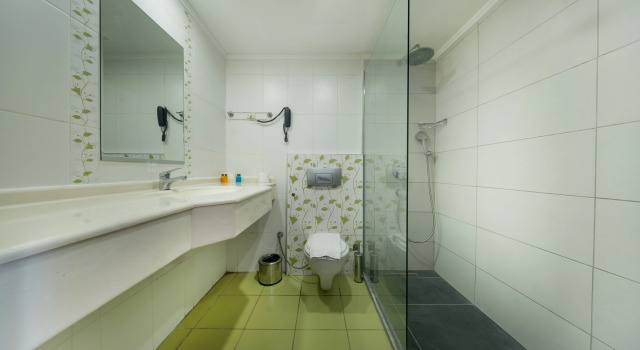 Четырёхместный номер большой с балконом White Lilyum Hotel - All Inclusive