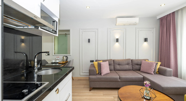 Трёхместный люкс Superior с балконом The Marions Suite - Central Comfortable Stay in Taksim
