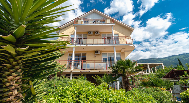 U Kamina Living Quarters, Rezervovat Apartmán Jalta 