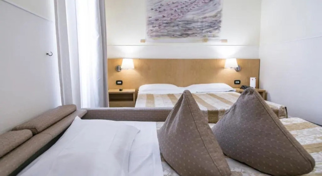 Трёхместный номер Standard Hotel Aphrodite