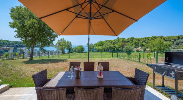 Cedar Villa, Book Villa Hoteller i Pula med pool, Swimmingpool