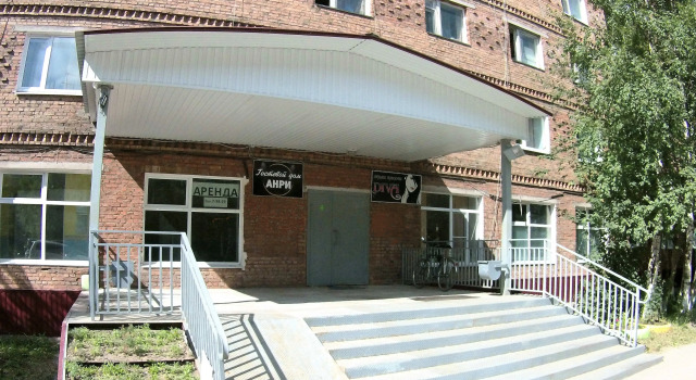 Anri Apartments, Rezerwuj Apartament Hotele w Republika Komi z parkingiem, Parking