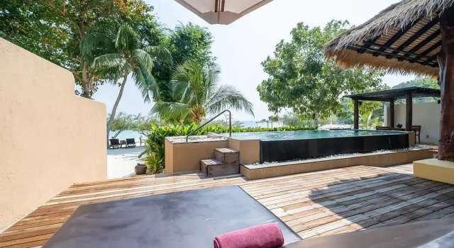 Двухместная вилла с бассейном Beachfront Курортный отель Paradee
