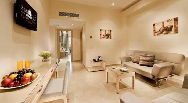 Двухместный полулюкс с балконом Sunrise Crystal Bay Resort -Grand Select