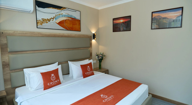 Люкс с видом на горы Отель Crown Hotel Bishkek