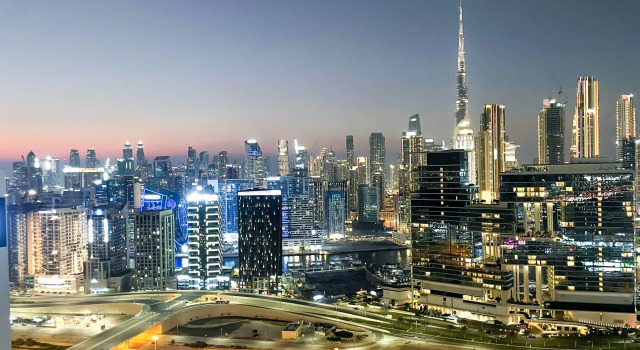 Апартаменты Bnbme Damac Towers Paramount 3 Bdr, Забронировать Апартаменты/квартира Дубай Эмират Дубай, рядом с Al Wajeha Al Maeyah Marine Transport Station