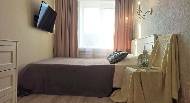 Uyutnaya V Pushkinskikh Gorakh Flat, Rezerwuj Apartament Hotele w Obwód pskowski z parkingiem, Parking