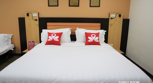 Семейный номер Standard с красивым видом из окна Отель ZEN Rooms Residency