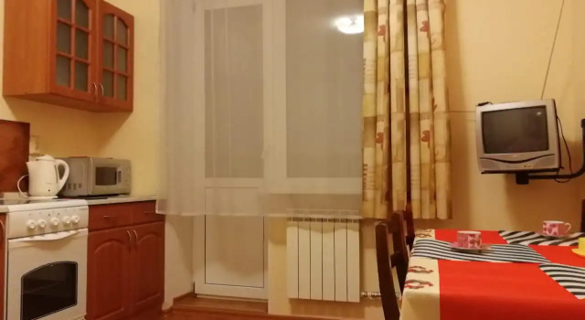 Четырёхместный номер Comfort с балконом и с красивым видом из окна Квартира Просторная квартира у метро Удельная