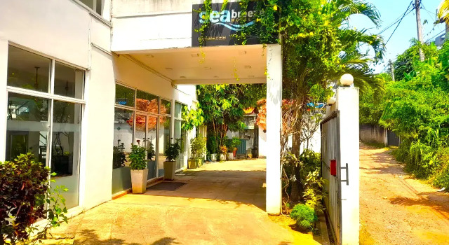 Отель Sea Breeze