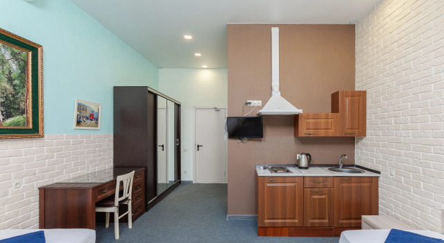 Пятиместный семейный номер 302 with kitchen Мансарда Гостевой дом House on Potapova
