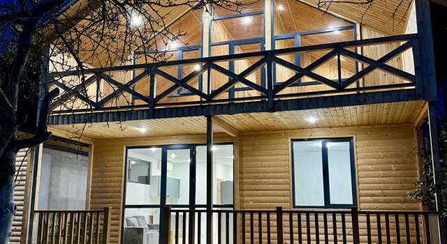 Шестиместная вилла с балконом и с красивым видом из окна Курортный отель Akhan Resort Gagra - Виллы у реки с видом на горы возле моря