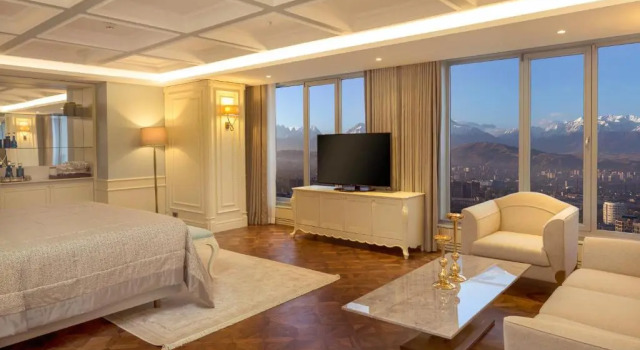 Двухместный полулюкс с видом на город Sheraton Bishkek