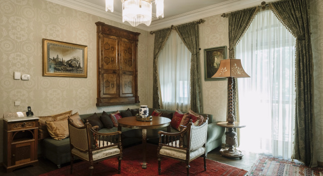 Люкс с балконом и с красивым видом из окна Vinotel Boutique Hotel
