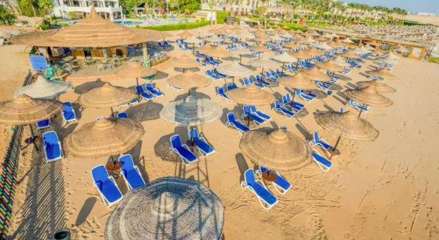 Ivy Cyrene Island Aqua Park Resort