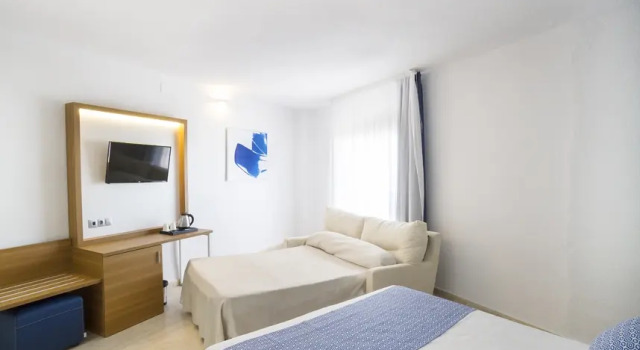 Четырёхместный номер Standard с частичным видом на море Ibersol Torremolinos Beach