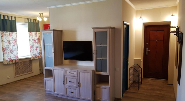 Apartments na Lenina 19, Rezerwuj Apartament Hotele w Obwód pskowski z parkingiem, Parking