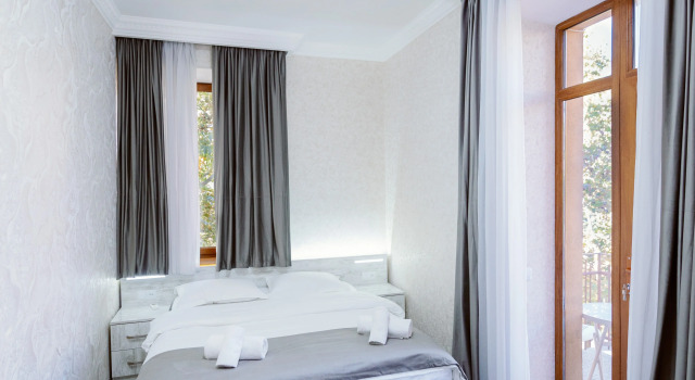 Standard Doppel Zimmer mit Balkon Opera Avenue Hotel