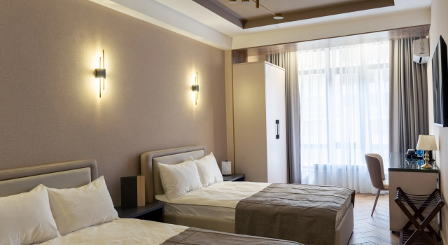 Standard Twin room Five Hotel
