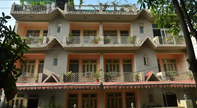 Hermitage Hotel, Rezervovat Hotel Rišikéš Uttarakhand