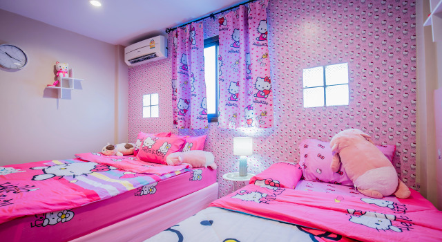 Трёхместный номер Superior с красивым видом из окна Гостевой Дом Menulis Coolly House Patong