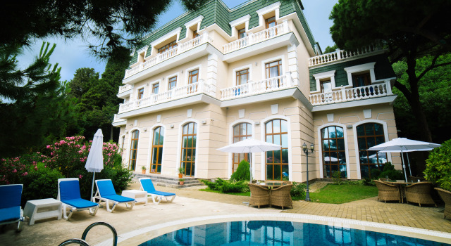 Villa Divny Mir Karasan , Réserver Villa Hôtels à Partenit avec petit-déjeuner, Petit-déjeuner