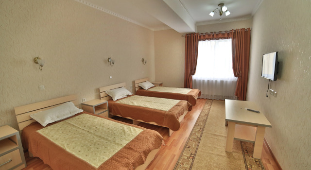 Семейный номер Standard с красивым видом из окна Caravan Hotel