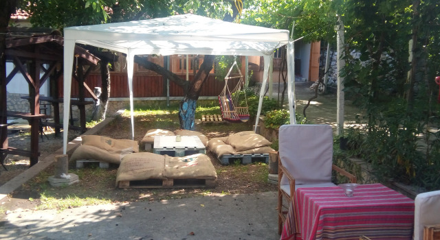 Vishneviy Sad Guest House, Boek Pension Brestnik Plovdiv