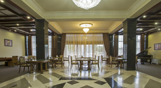 Отель Ani Central Inn