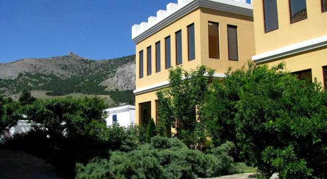 Sunny Holiday Private House, Rezervovat Rekreační dům  