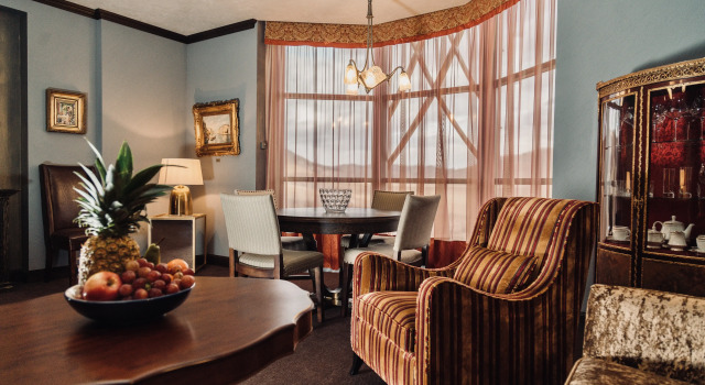 Altai Palace Hotel, Buchen Sie Hotel SPA-Hotels in Mayminsky Rayon, SPA