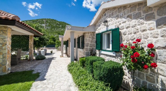 Villa with pool near Makarska Villa, Buchen Sie Villa Hotels in Gespanschaft Split-Dalmatien mit Pool, Schwimmbad
