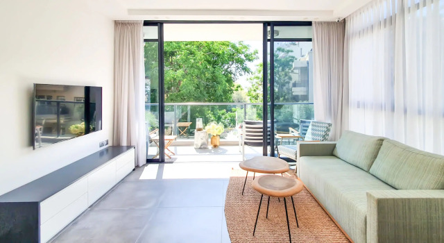 Апартаменты Charming Apartment Terrace Gordon TL61, Забронировать Апартаменты/квартира СПА-отели Тель-Авива, рядом с Парк независимости, SPA-услуги