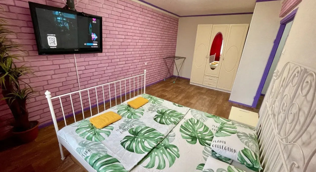 Na Dimitrova 15/2 Flat, Rezerwuj Apartament Hotele w Republika Komi z parkingiem, Parking