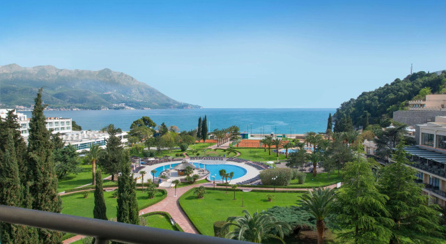 Отель Iberostar Waves Bellevue