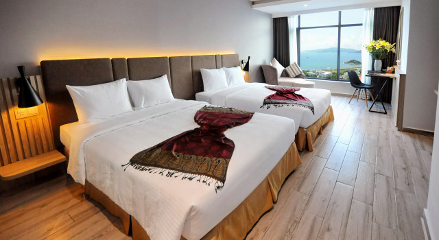 Четырёхместный номер Deluxe с красивым видом из окна Anrizon Hotel Nha Trang