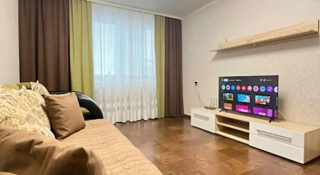 Bolshaya 2h Komn ot IP Marat Dom po ul. Gercena, 96 Flat, Prenota Appartamento Hotel a Tatarstan con parcheggio, Parcheggio