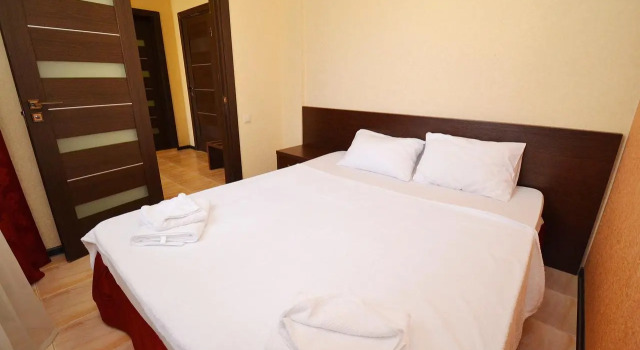 Четырёхместный люкс с 2 комнатами с балконом и с видом на горы Hotel Acropolis Palace