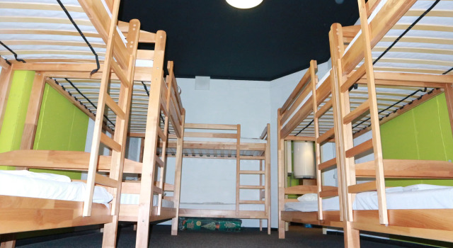 Кровать в общем номере (мужской номер) Happy Hostel Kiev