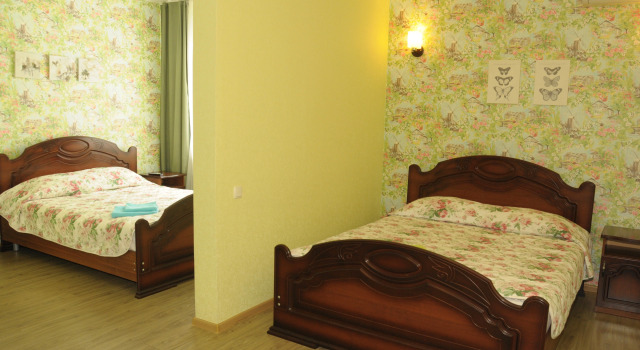 Семейная студия Отель Small Hotel