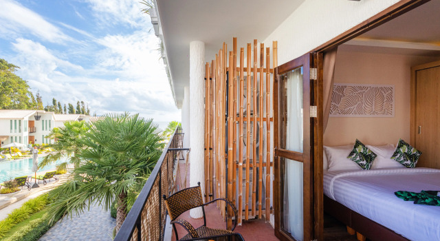 Двухместный люкс с видом на горы Vannee Golden Sands Beachfront Resort