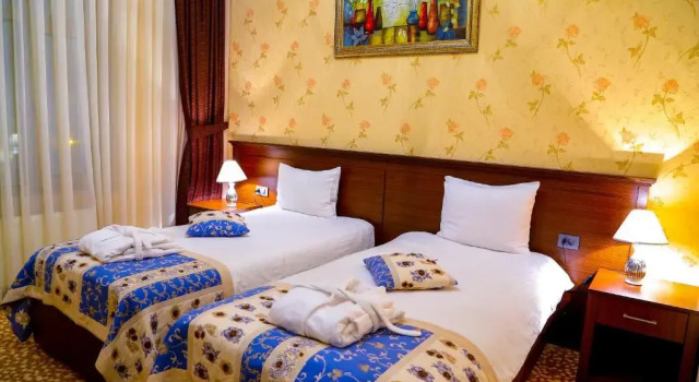 Трёхместный номер Deluxe Central Park Baku