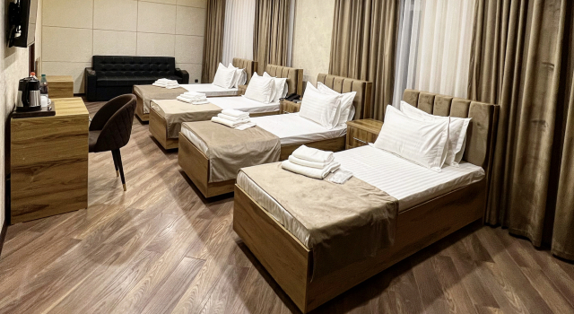 Четырёхместный номер Standard Отель Al Arda Hyatt