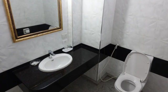 Номер Deluxe с красивым видом из окна Serene Hotel