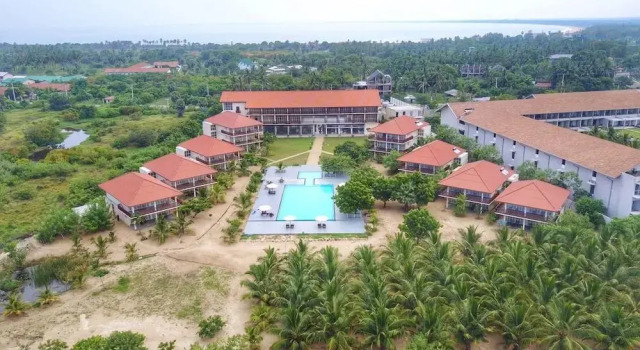 Passi Villas Passikudah Hotel, Rezerwuj Hotel Hotele w Batticaloa District z parkingiem, Parking