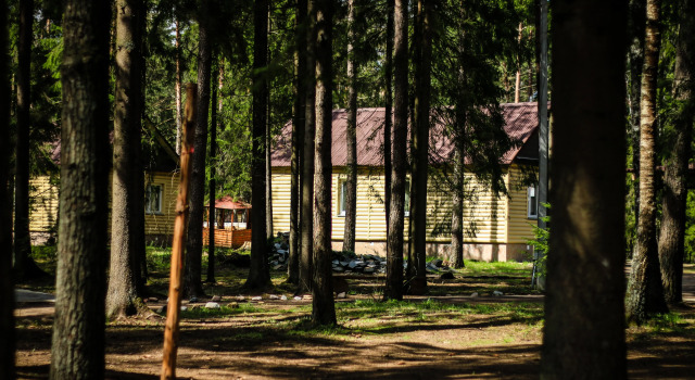 Zhukov Lug Guest house, Buchen Sie Touristische Basis Zhukov Lug 